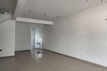 Double Storey Terrace House Intermediate in Puchong for sale