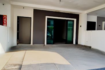 Double Storey Terrace House Intermediate in Puchong for sale