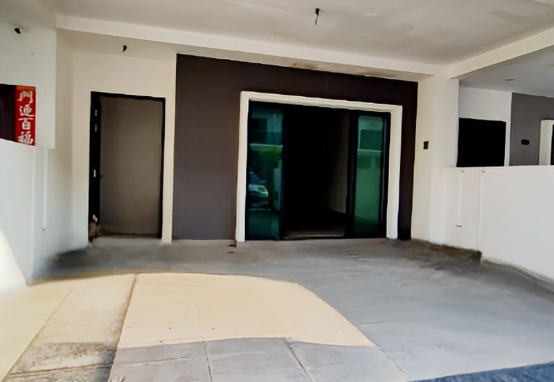 Double Storey Terrace House Intermediate in Puchong for sale