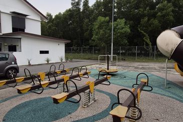 Double Storey Terrace House Intermediate in Puchong for sale