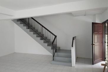 Double storey at section 3, Mahkota Cheras for sale