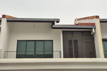 Double Storey Terrace House Intermediate in Puchong for sale