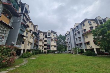 Ria Apartment at Taman Daya Kepong for Sale