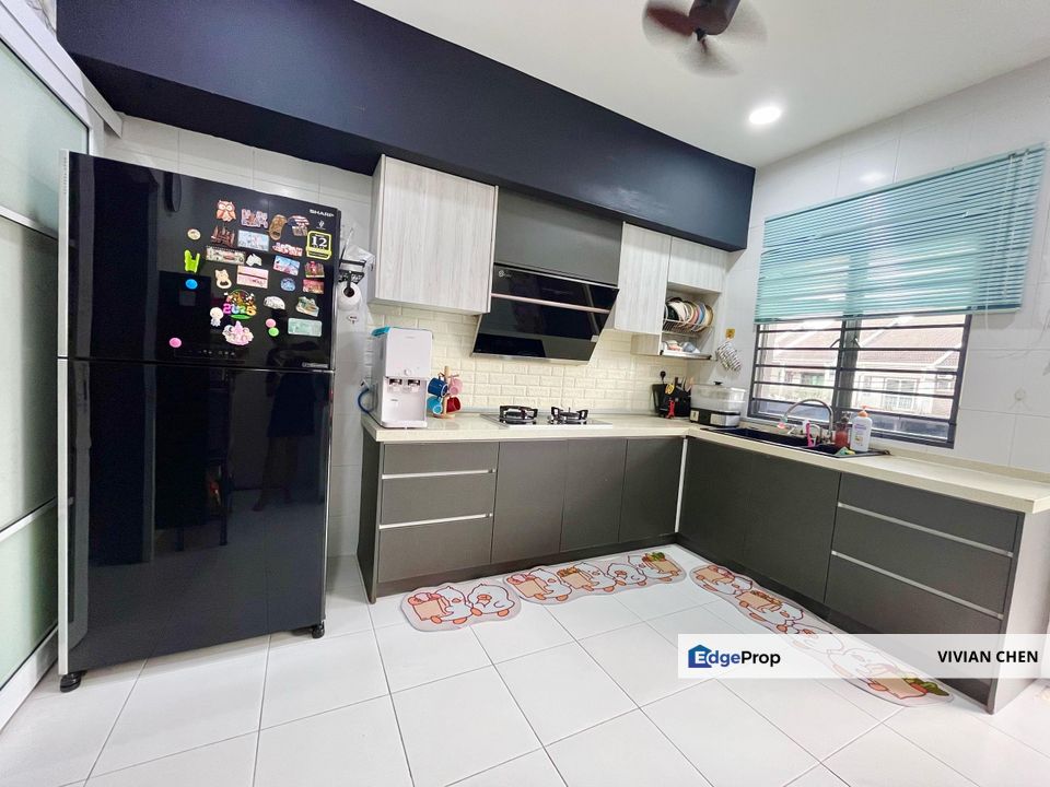 The Lake Residence Townhouse 4 Bedrooms for SALE at Taman Putra Perdana, Puchong, Selangor, Puchong