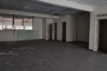 2.5 Storey Light Industrial for RENT at Taman Sri Ehsan, Kepong Kuala Lumpur