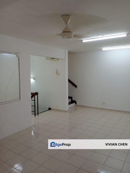 Townhouse for SALE @ JALAN BUKIT EMAS 2B, TAMAN BUKIT EMAS, 43300 SERI KEMBANGAN,, Selangor, Seri Kembangan