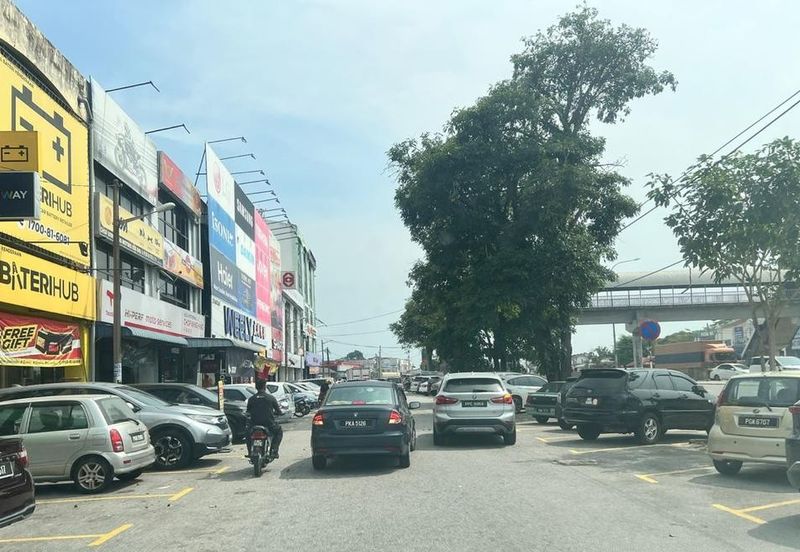 Kawasan Perniagaan Simpang Ampat