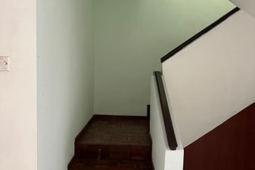 Jalan Mutiara Emas 3/20