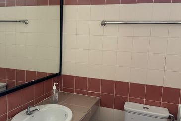 Jalan Mutiara Emas 3/20