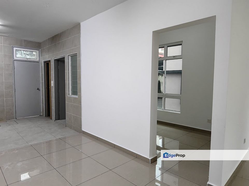 Fully Renovated & Furnished 2-Storey End Lot @ Bukit Jaya, Ulu Tiram | Freehold | 4+1R 4B / Desa Tebrau/ Bandar Tiram/ Bandar Cemerlang/ Pelangi Indah, Johor, Ulu Tiram