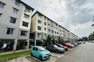 Rumah Pangsa Laman Tasik