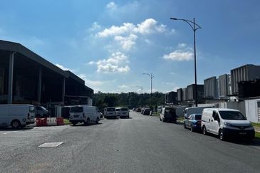 Eco Curve @ Eco Business Park 1