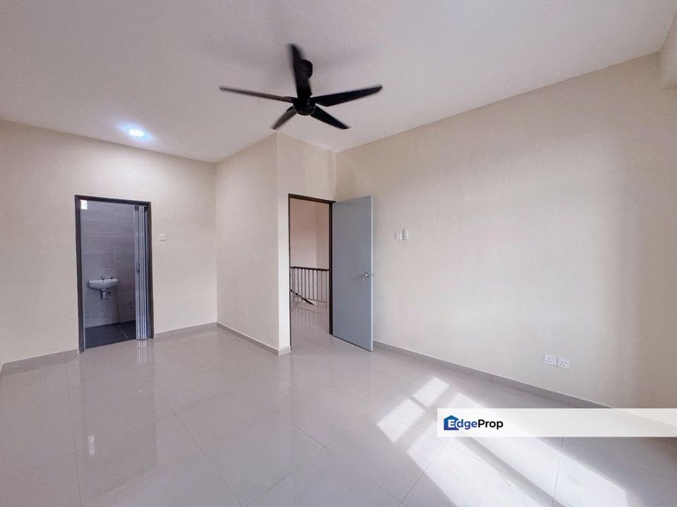 Renovated 22x70 Double Storey @ Nusa Perintis | Freehold Bumi Lot/ Gelang Patah/Taman Nusantara/Nusa Idaman/Sireh Park/Johor Bahru, Johor, Gelang Patah
