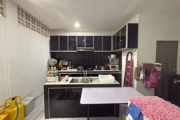 Jalan Austin Heights 2/4