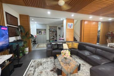 Jalan Austin Heights 2/4