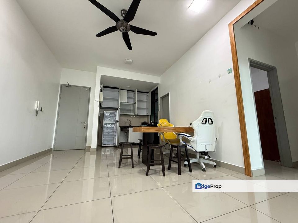 Austin Regency-Block C/Mount Austin/Taman Daya/Tebrau/Taman Johor Jaya/JB/Servis Apartment/1+1R/Middle Floor/RM355K – Siap 3 Carparks, Freehold!, Johor, Johor Bahru