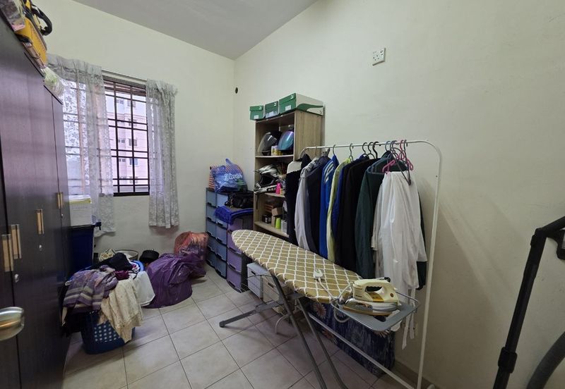 Prima Regency (Kensington Court)