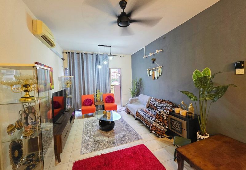 Prima Regency (Kensington Court)