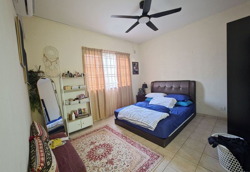 Prima Regency (Kensington Court)