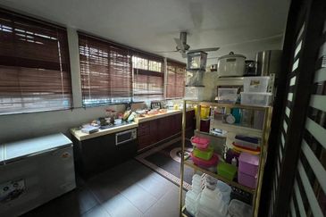 Jalan Bukit Kempas 1/8