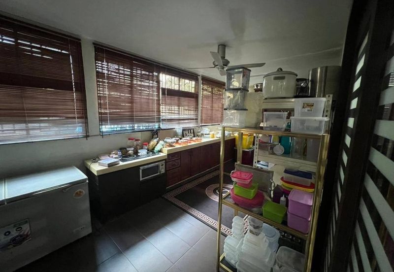 Jalan Bukit Kempas 1/8