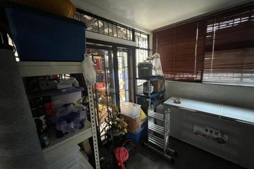 Jalan Bukit Kempas 1/8