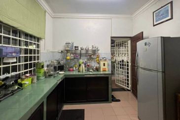 Jalan Bukit Kempas 1/8