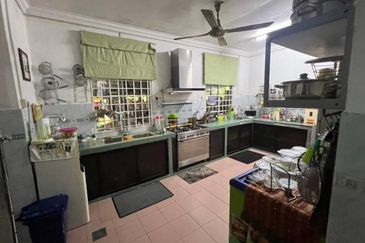 Jalan Bukit Kempas 1/8