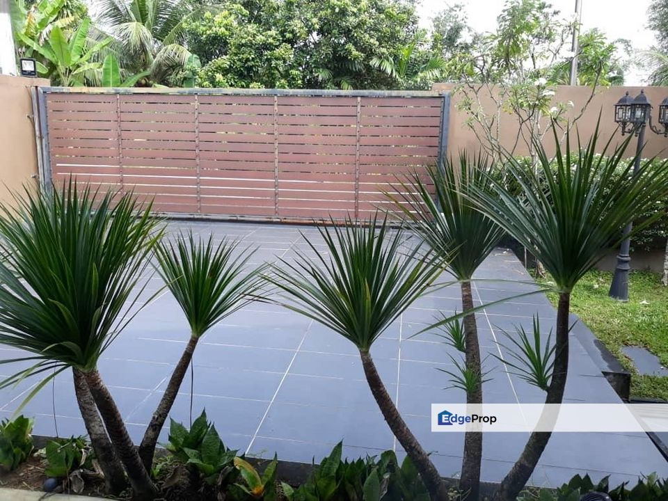 Taman Kolam Air/Taman Nong Chick/Skudai/Bukit Kesenangan/Johor Bahru/Bungalow & Semi-D/2 Units/RM3.5M – Freehold, Swimming Pool & City Location, Johor, Johor Bahru