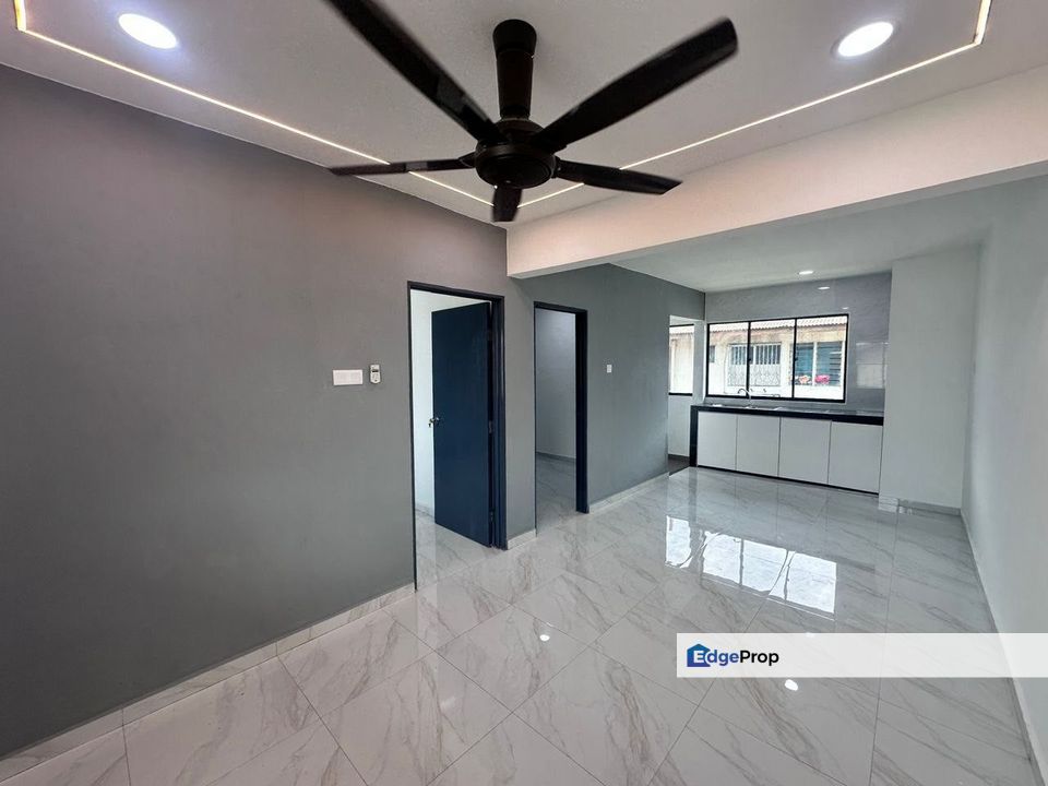 Tun Aminah, Skudai / Low Cost Flat / 2 Bilik / RM165K – Fully Reno, Tingkat Paling Atas!, Johor, Johor Bahru