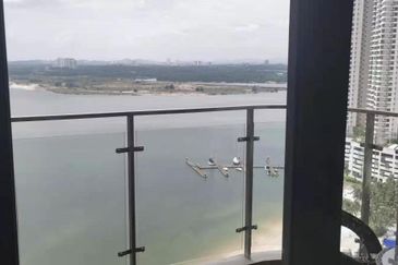 Baypoint @ Country Garden Danga Bay