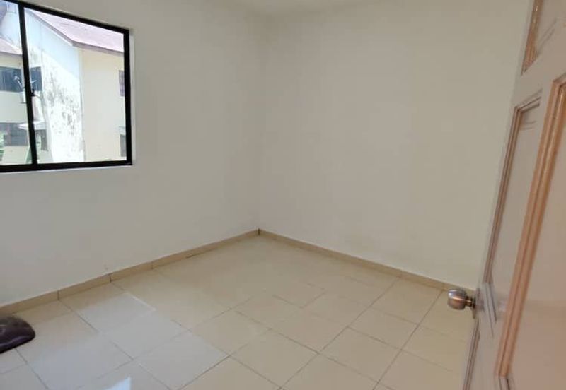 Flat Bandar Selesa Jaya