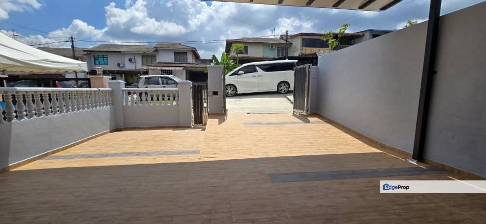 Taman Anggerik / Kempas Lama / Johor Bahru / Double Storey Low Cost End Lot / RM480k – With Extra Land!, Johor, Johor Bahru