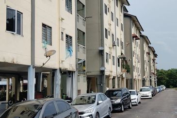 Pangsapuri Merak Kangkar Pulai