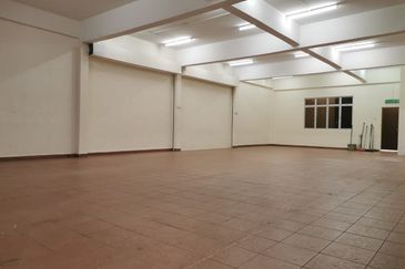 Taman Sri Putra, Kempas