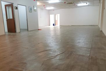 Taman Sri Putra, Kempas