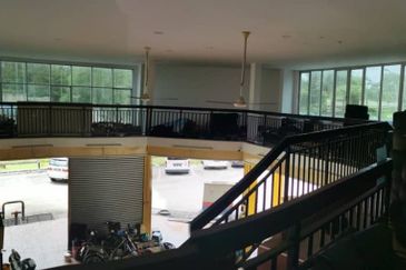 Taman Sri Putra, Kempas