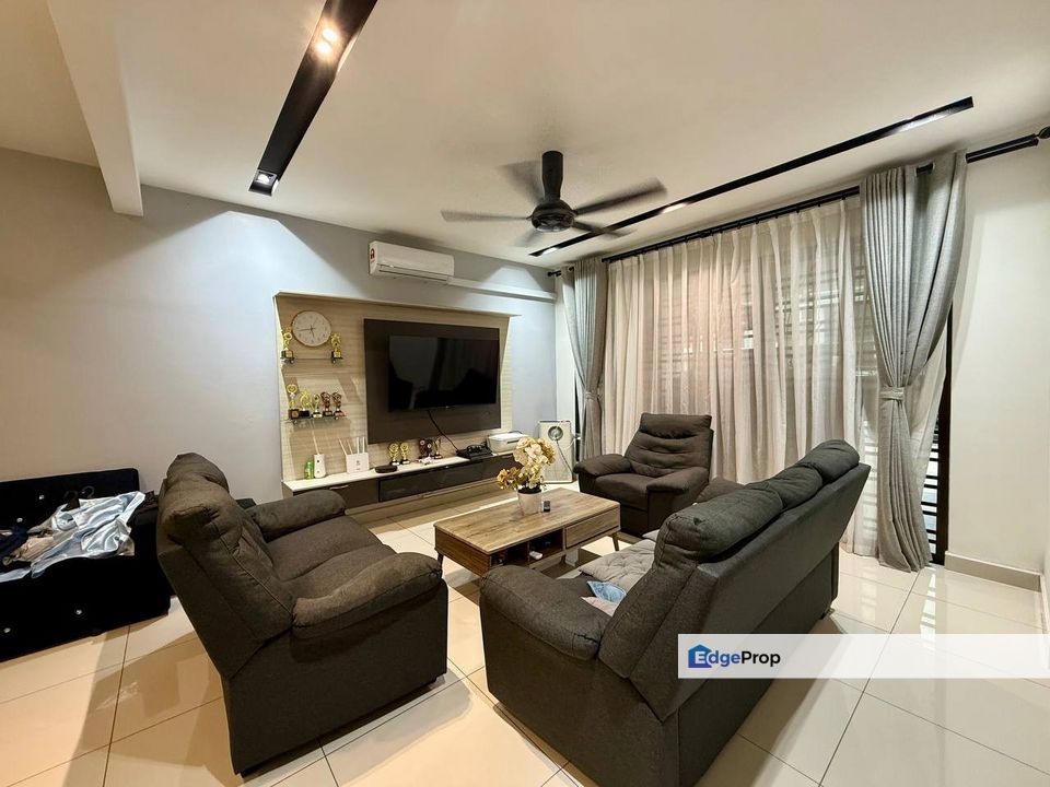 Jalan Ulu Tiram , Bandar Tiram / Double Storey Terrace / For Sale / Reno, Freehold & Partly Furnished, Johor, Ulu Tiram