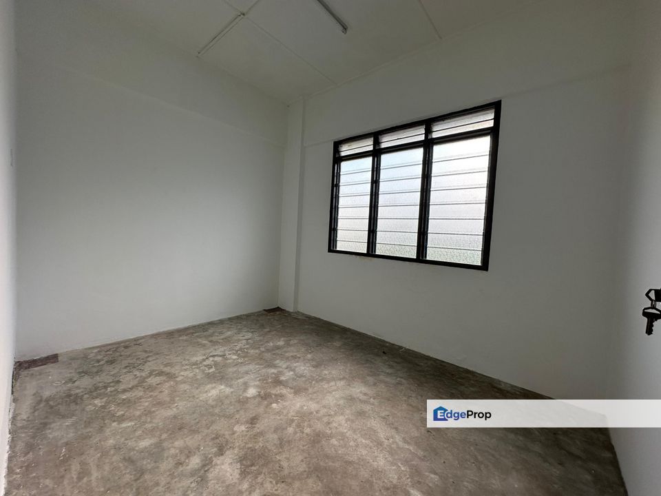 Taman Molek / Johor Bahru / Flat / RM140K – Murah & Tenanted , Johor, Johor Bahru