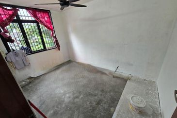 Taman Putri Kulai Flat