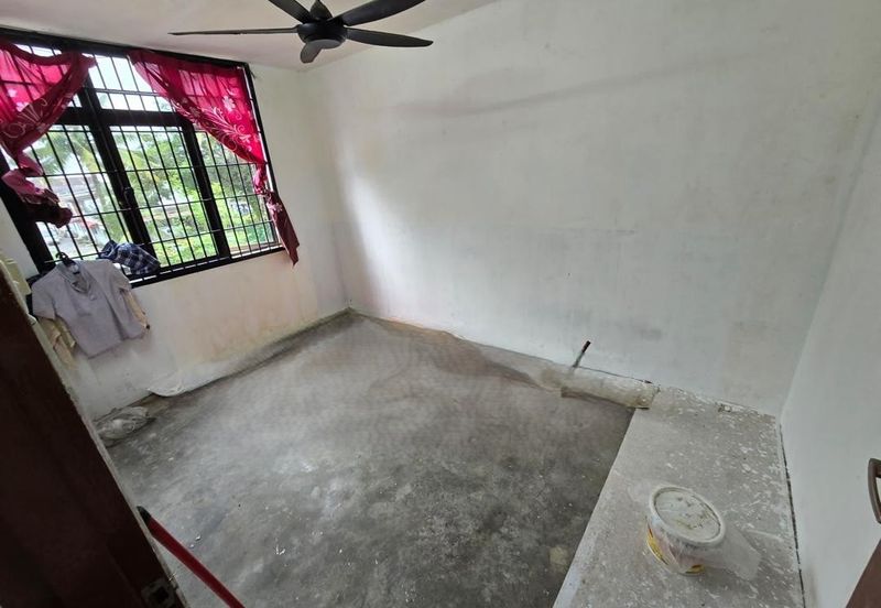 Taman Putri Kulai Flat