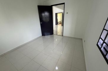 Lily & Jasmine Apartment