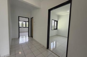 Lily & Jasmine Apartment