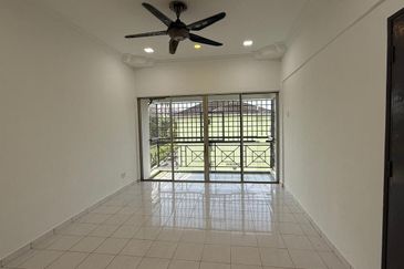 Lily & Jasmine Apartment