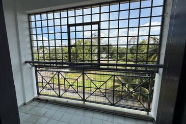 Lily & Jasmine Apartment