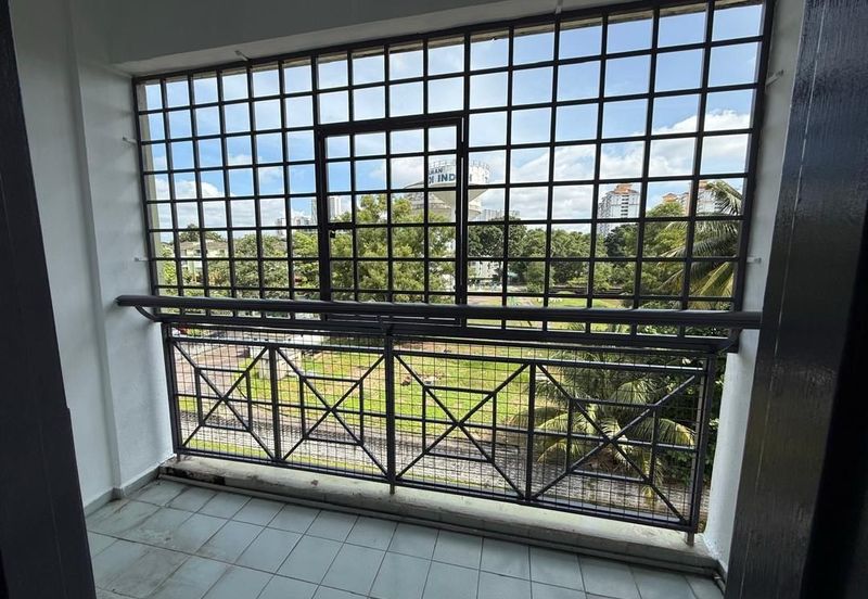 Lily & Jasmine Apartment