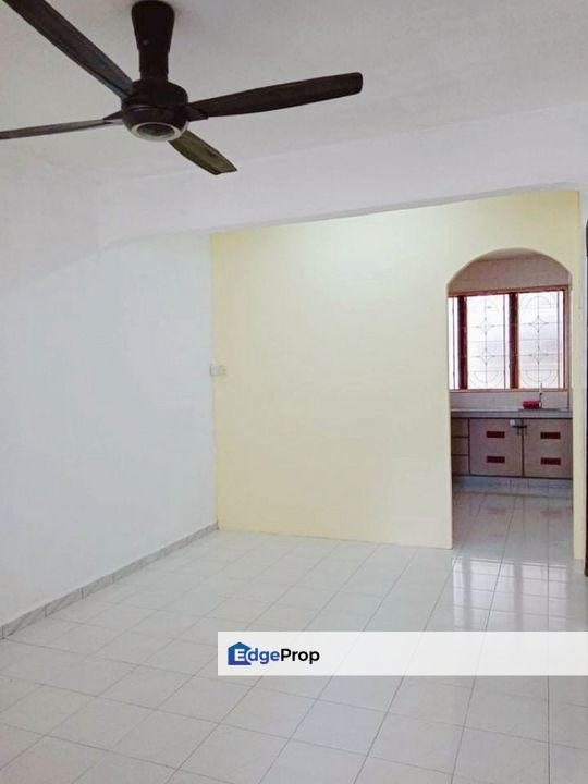 Taman Ungku Tun Aminah / Johor Bahru / Low Cost Flat For Sale / Renovated Condition, Johor, Johor Bahru