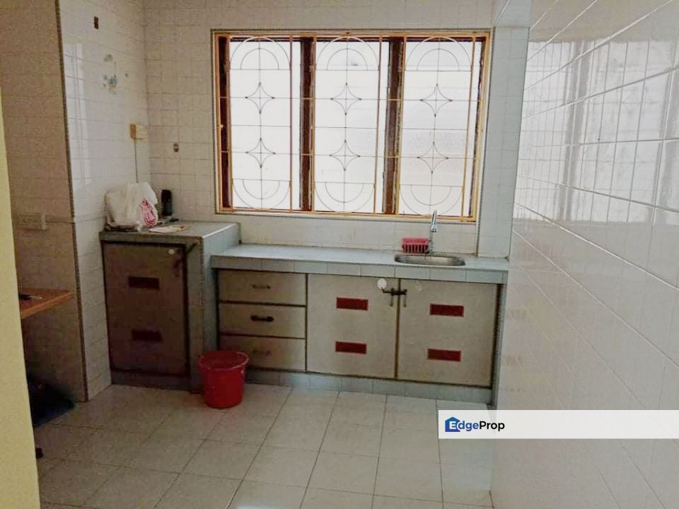 Taman Ungku Tun Aminah / Johor Bahru / Low Cost Flat For Sale / Renovated Condition, Johor, Johor Bahru