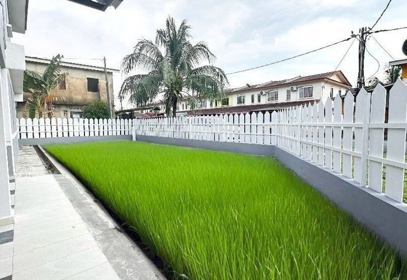 Taman Tanjung Puteri Resort