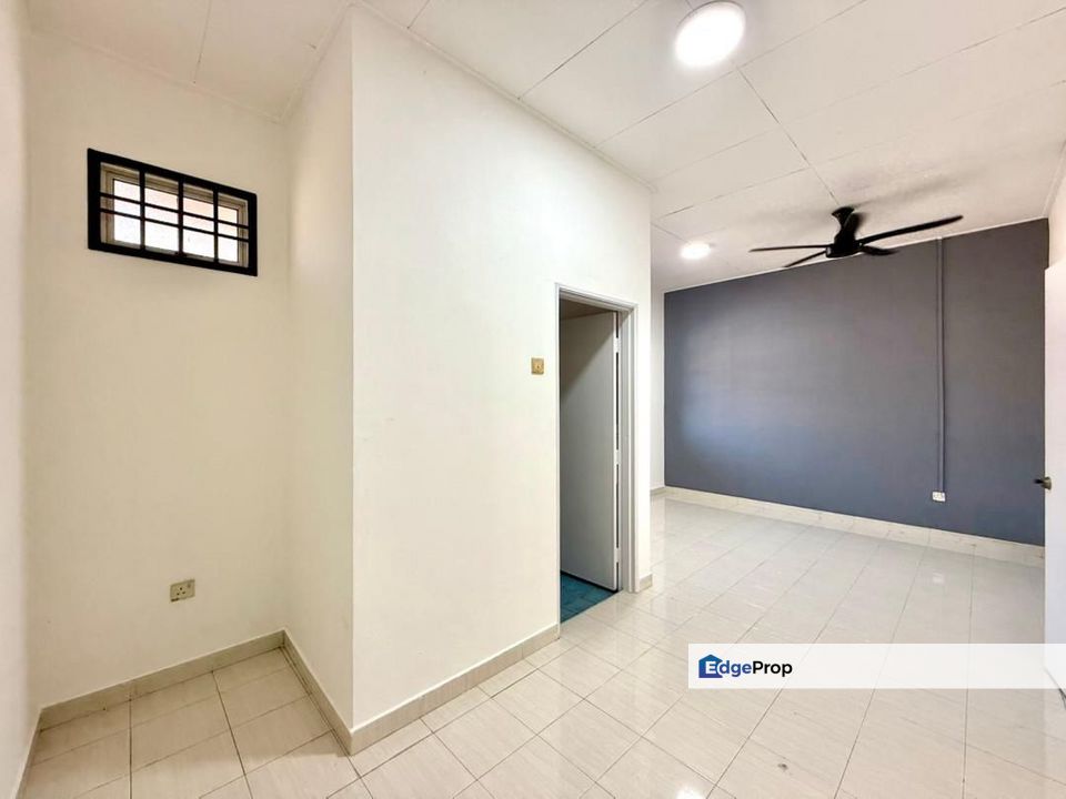 Taman Bukit Dahlia (Pasir Gudang) / Double Storey Terrace / RM470K – Freshly Renovated + Price Drop, Johor, Pasir Gudang